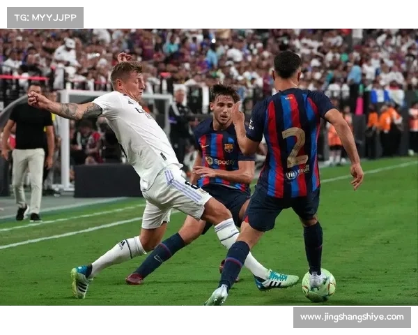 拉菲尼亚挑衅引发阿根廷反击 赛场风云与球员情绪对抗分析